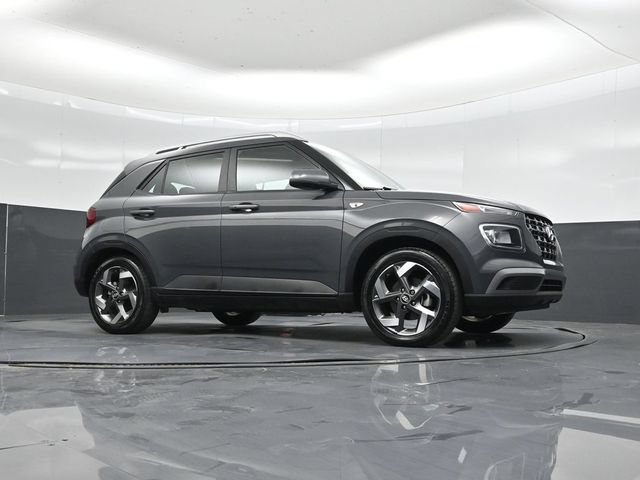 Used 2024 Hyundai Venue SEL FWD image 44