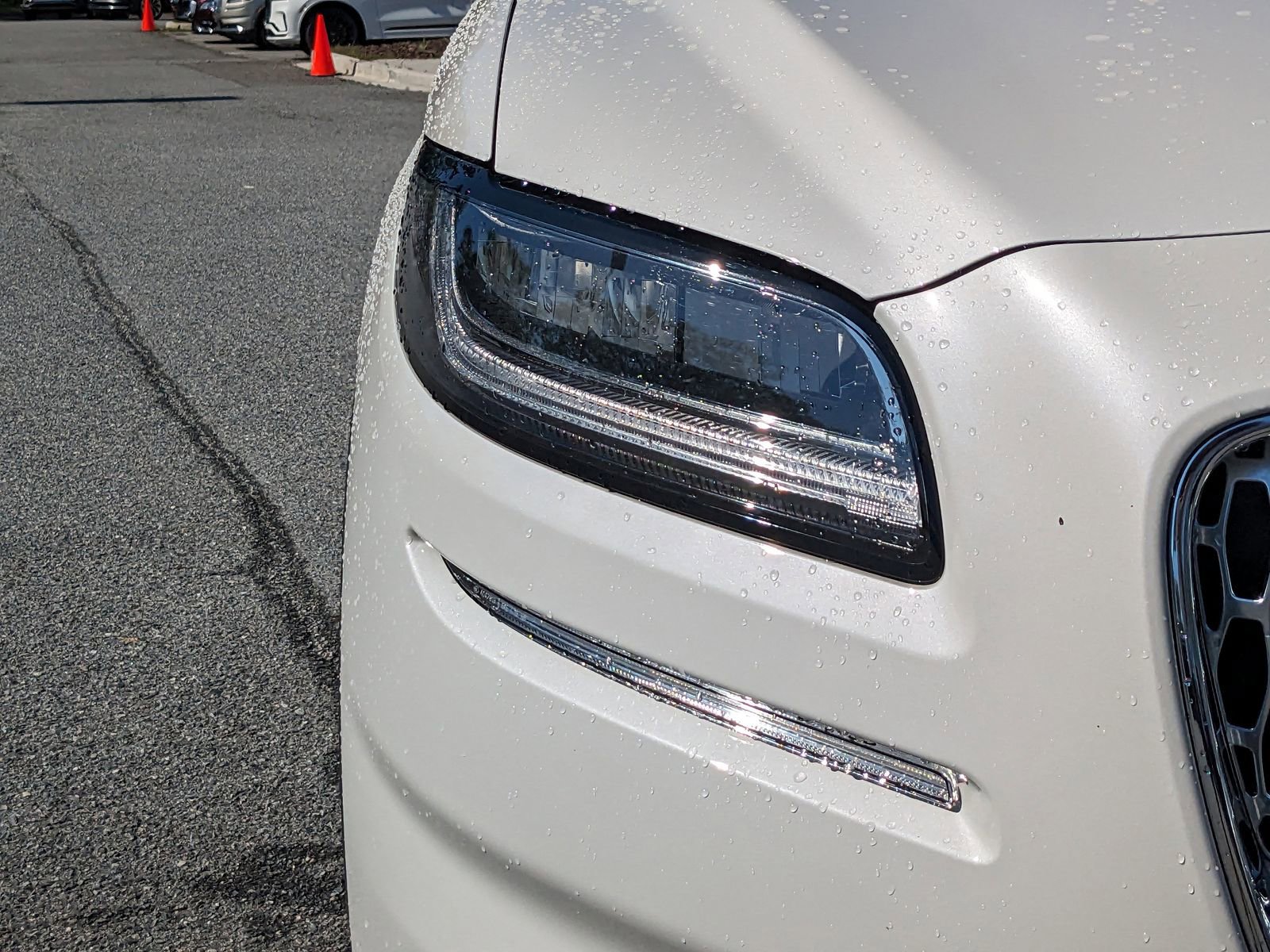 Certified 2023 Lincoln Nautilus Reserve image 11