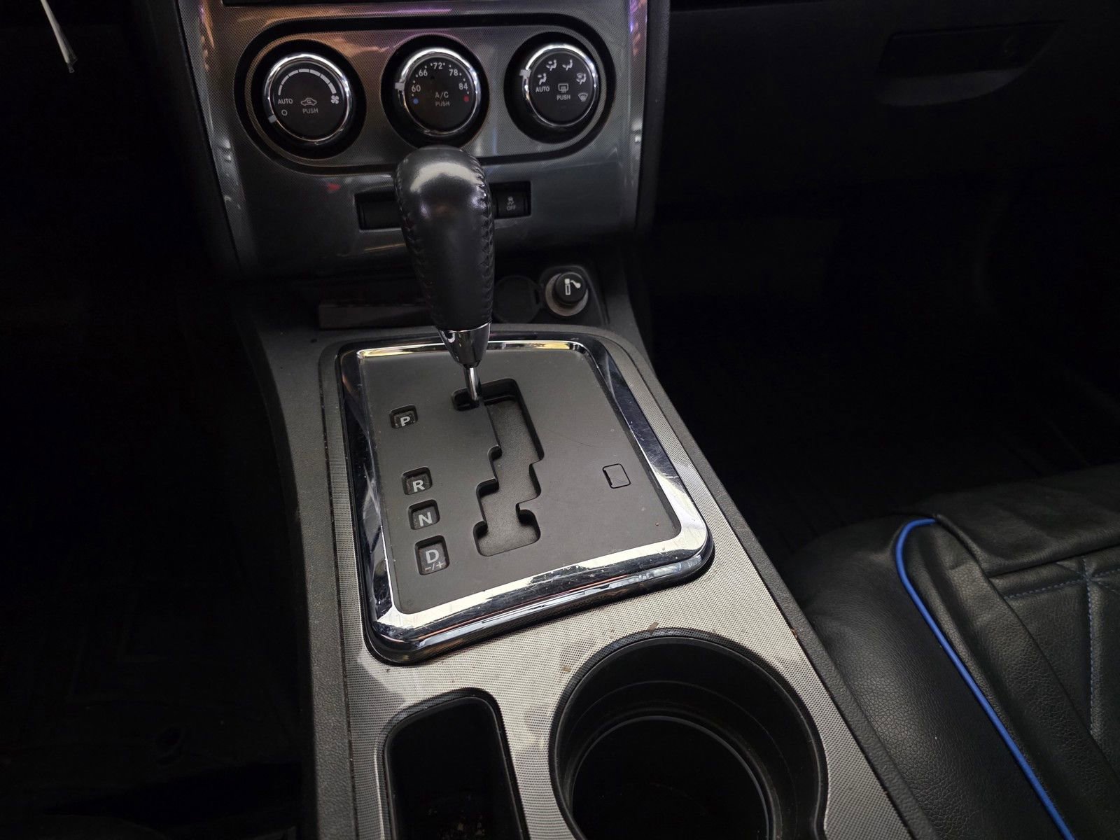 Used 2014 Dodge Challenger SXT image 14