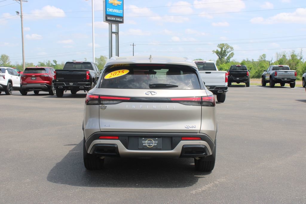 Used 2025 INFINITI QX60 Luxe AWD/4WD image 8