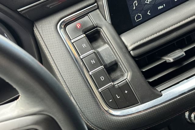 Used 2024 GMC Yukon XL AT4 w/ Technology Package AWD/4WD image 26