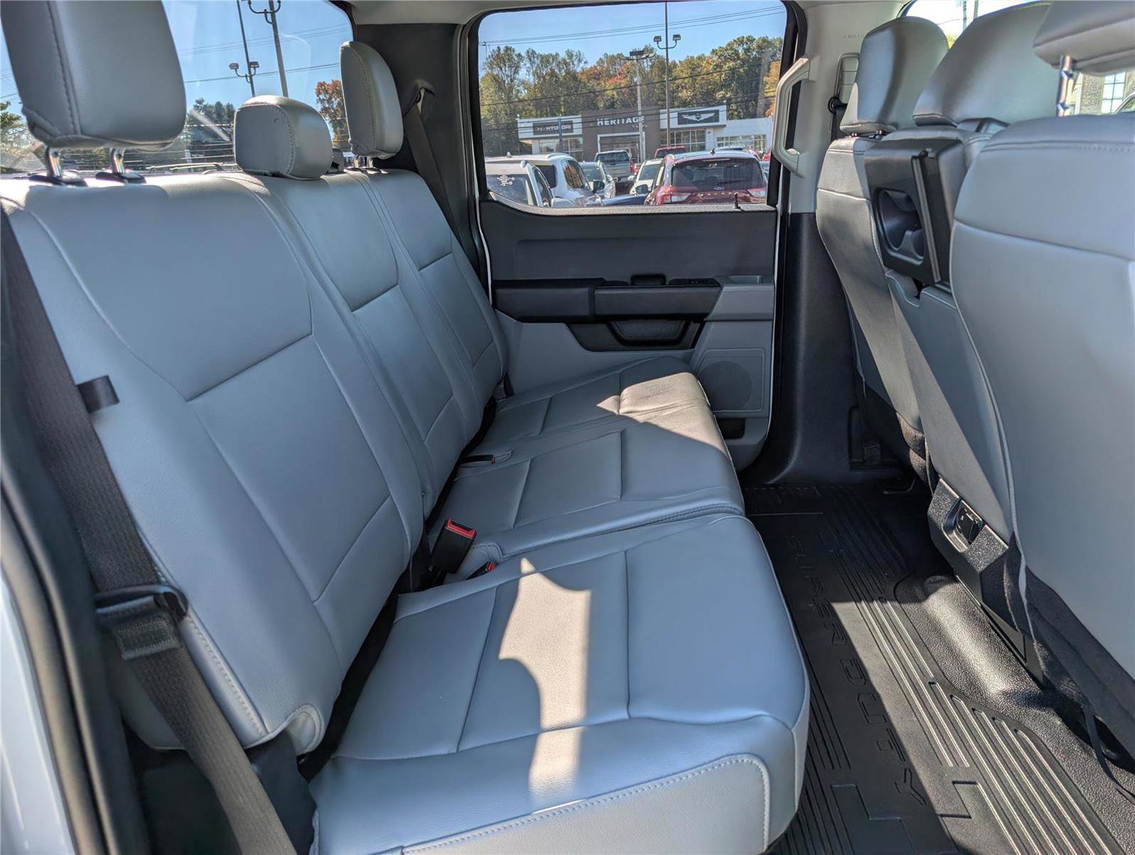 Used 2024 Ford F550 4x4 Crew Cab Super Duty image 13