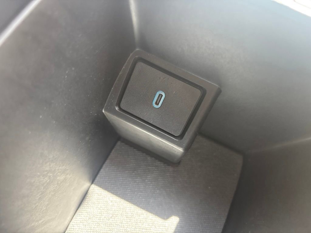 Used 2020 Ford Escape Titanium AWD/4WD image 34
