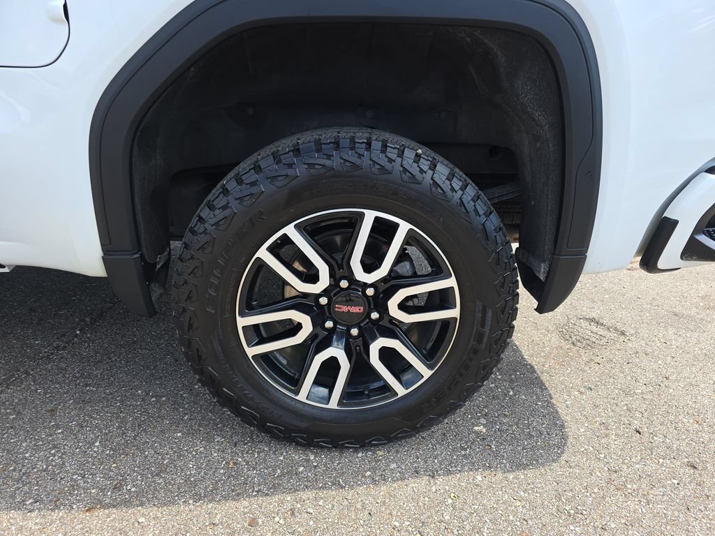 Used 2025 GMC Sierra 1500 AT4 w/ AT4 Premium Package AWD/4WD image 37