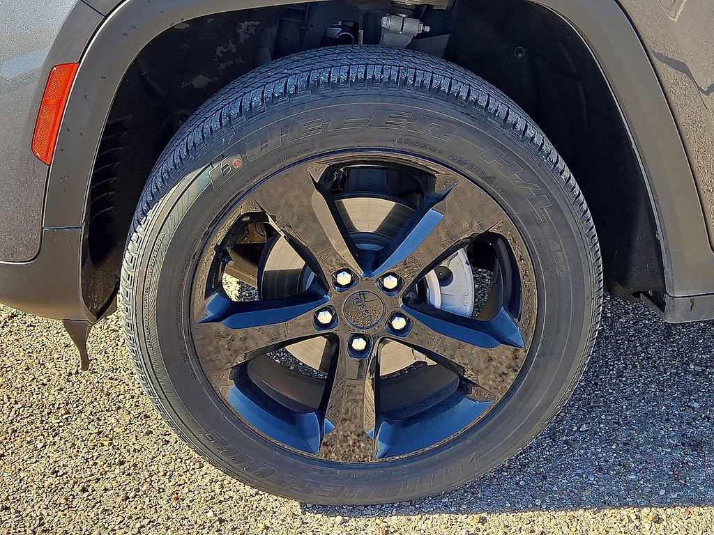 Used 2023 Jeep Grand Cherokee Altitude image 11