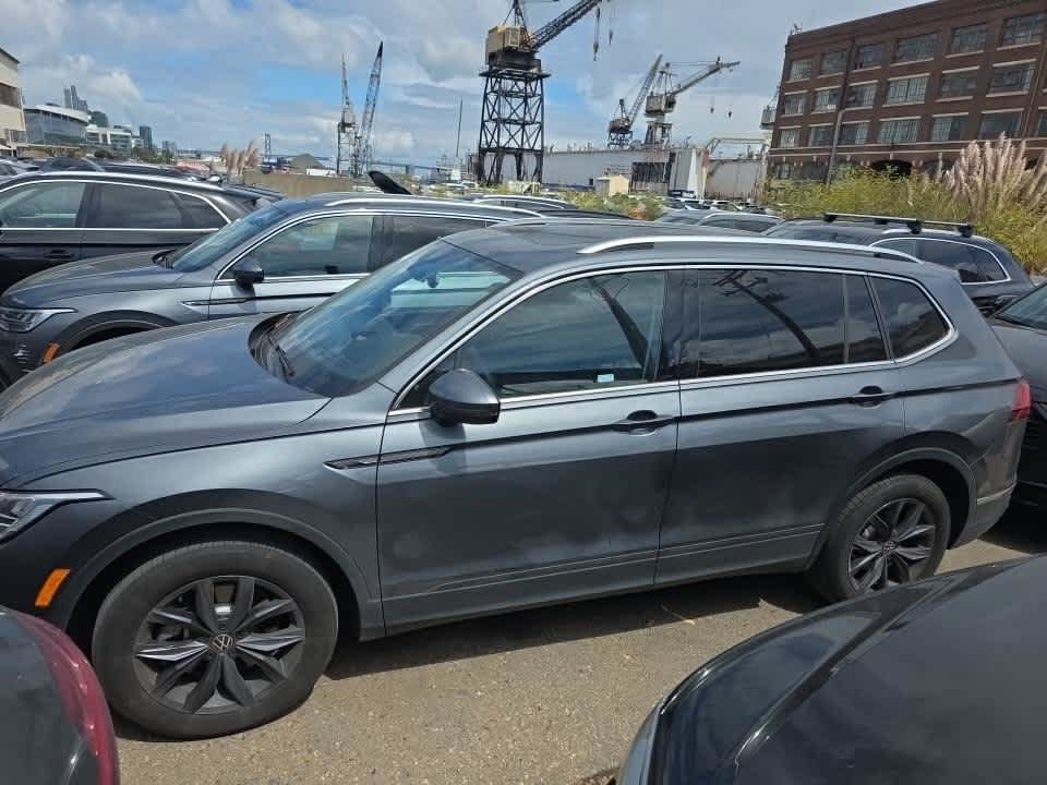 Used 2023 Volkswagen Tiguan SE FWD image 7