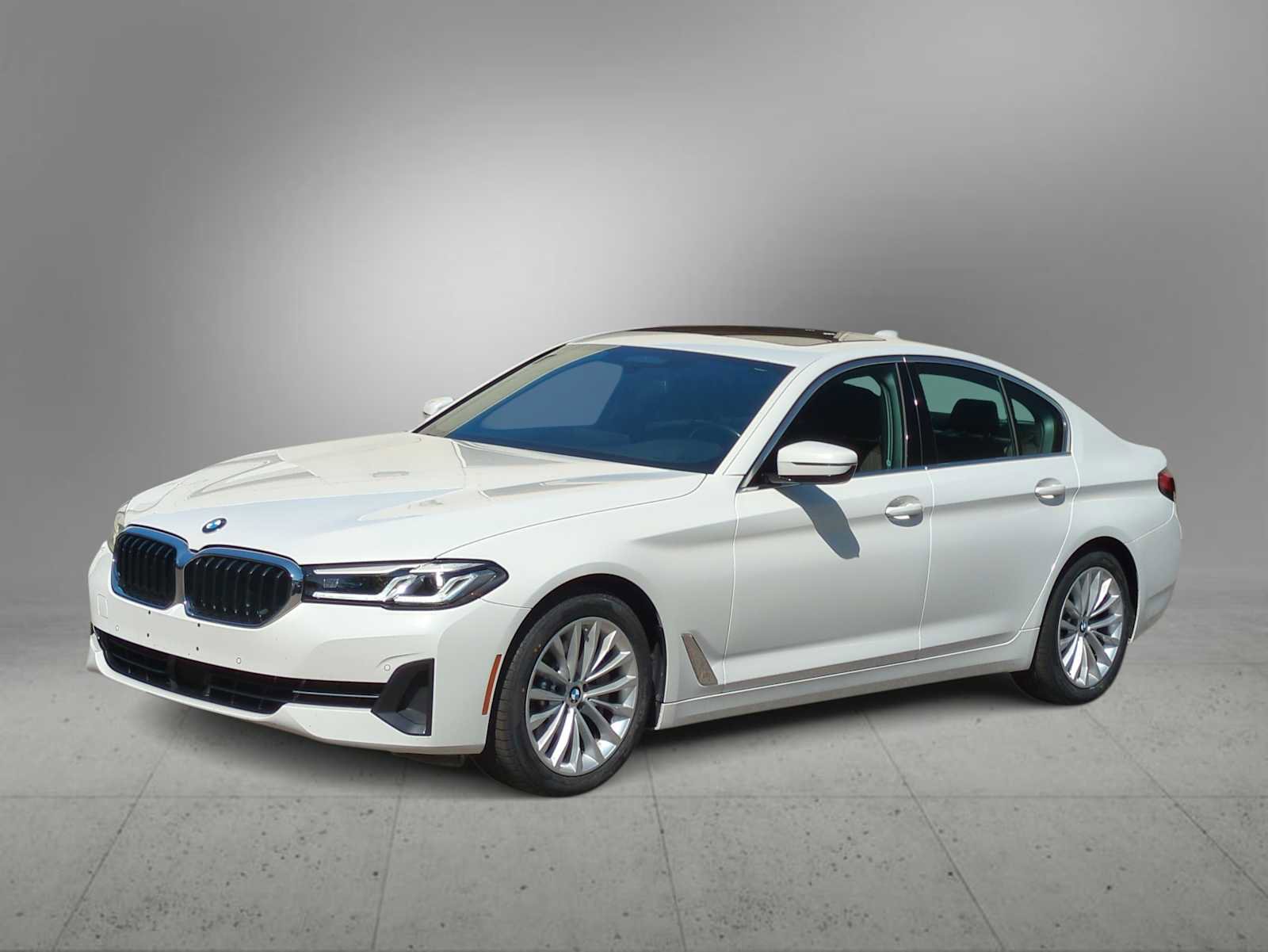 Used 2021 BMW 530i xDrive w/ Premium Package image 4