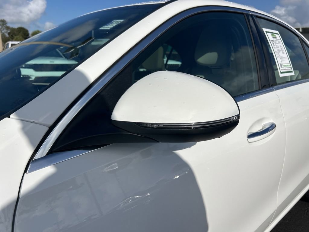 Used 2025 Mercedes-Benz C 300 Sedan image 20