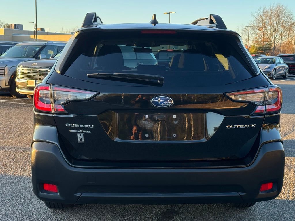 Used 2024 Subaru Outback Premium image 3