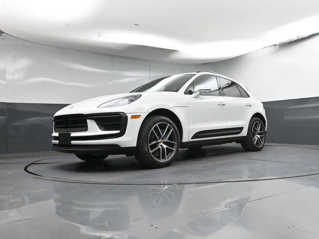 Used 2023 Porsche Macan AWD/4WD image 29
