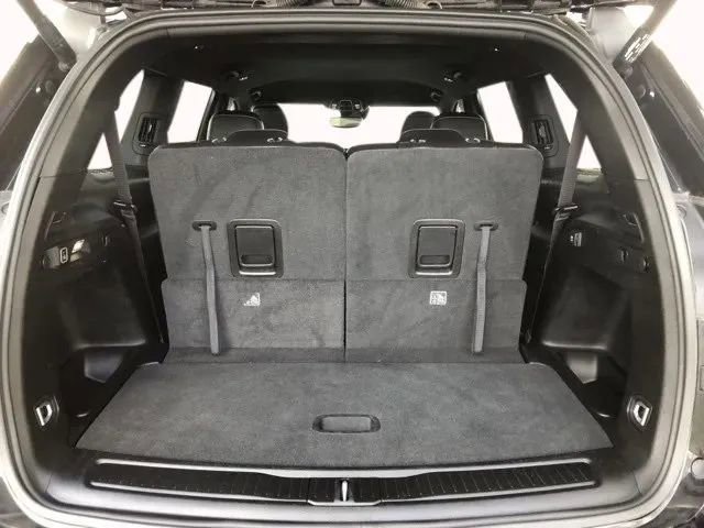 Used 2024 Jeep Grand Cherokee L Laredo image 24