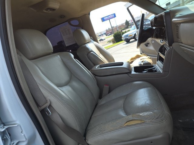 Used 2004 Chevrolet Tahoe Z71 w/ Z71 Preferred Equipment Group AWD/4WD image 32