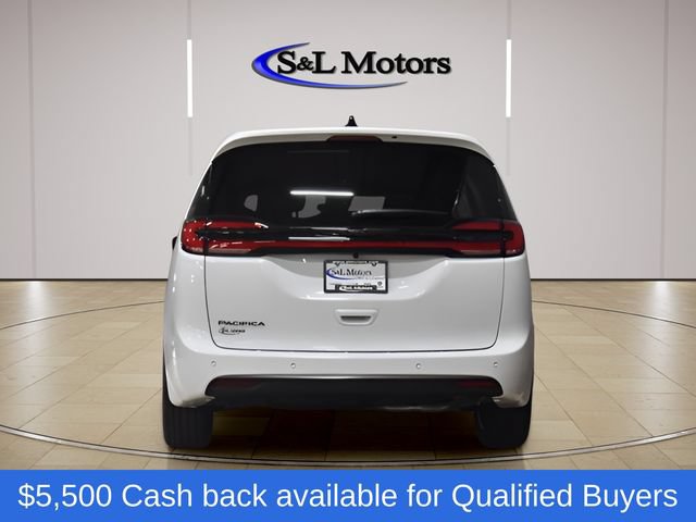 New 2026 Chrysler Pacifica Select FWD image 9