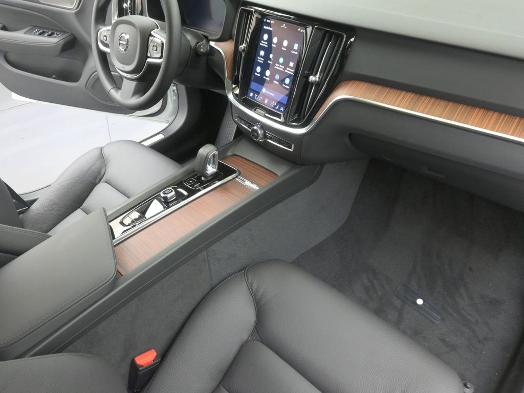 New 2026 Volvo V60 B5 Cross Country Plus w/ Protection Package Premier image 12
