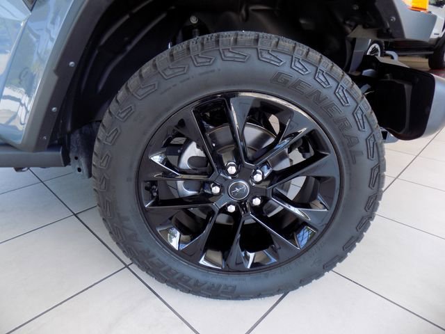 Certified 2024 Jeep Gladiator Sport AWD/4WD image 12