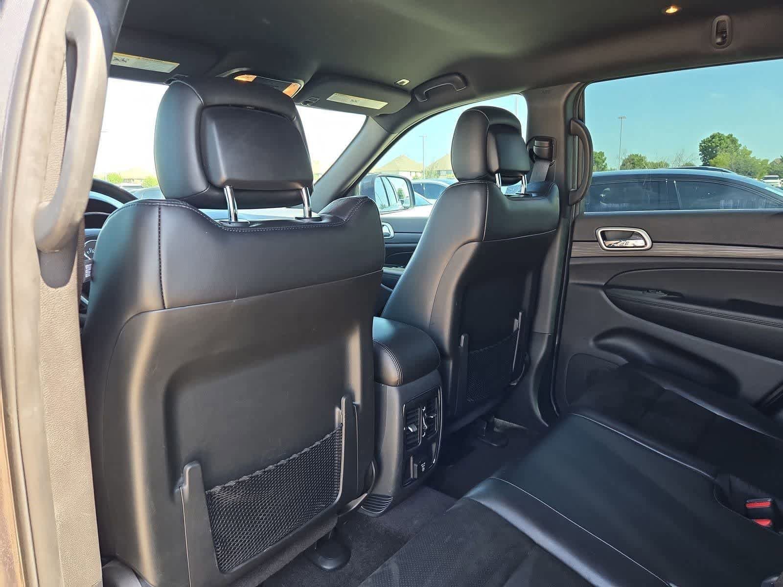 Used 2019 Jeep Grand Cherokee Altitude RWD image 17