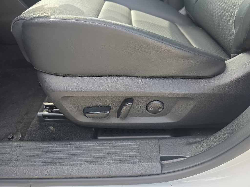 Certified 2023 Nissan Rogue SV w/ SV Premium B Package AWD/4WD image 14