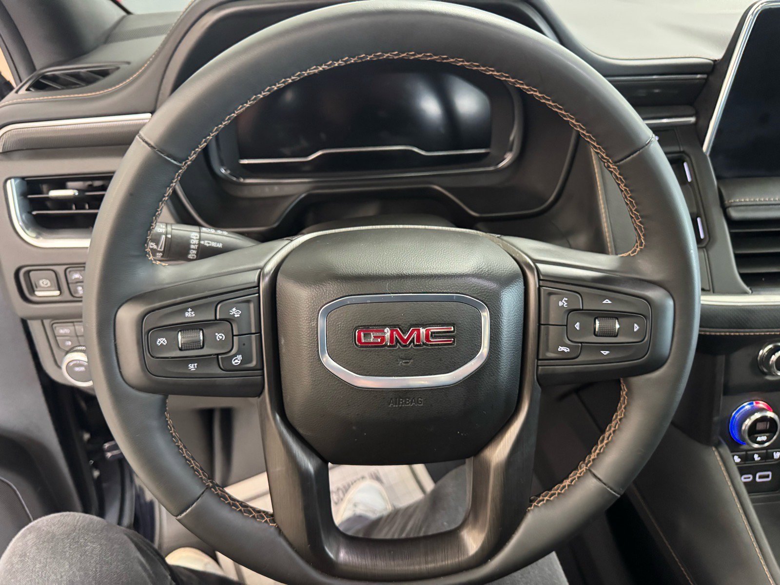 Certified 2024 GMC Yukon AT4 w/ Technology Package AWD/4WD image 21