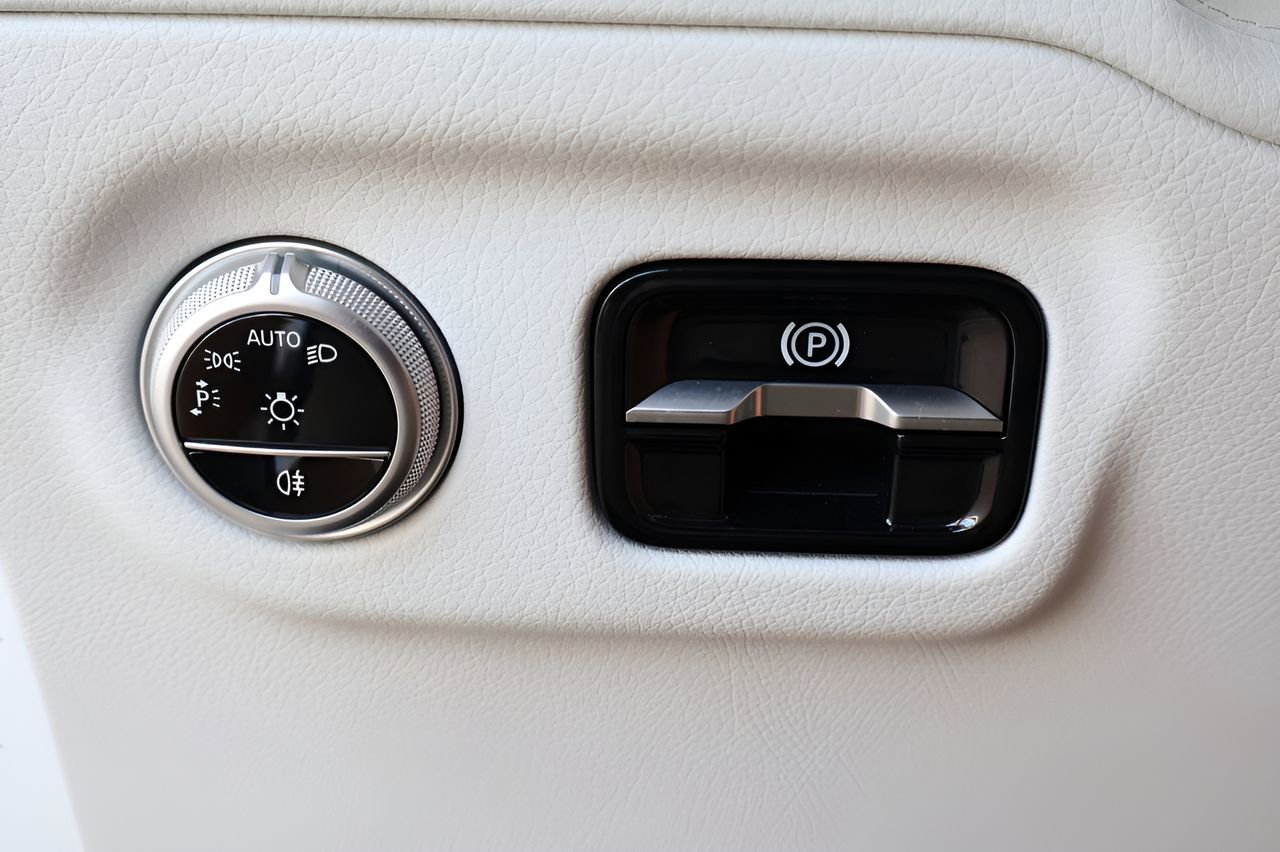 Used 2022 Mercedes-Benz EQS 580 4MATIC Sedan image 20