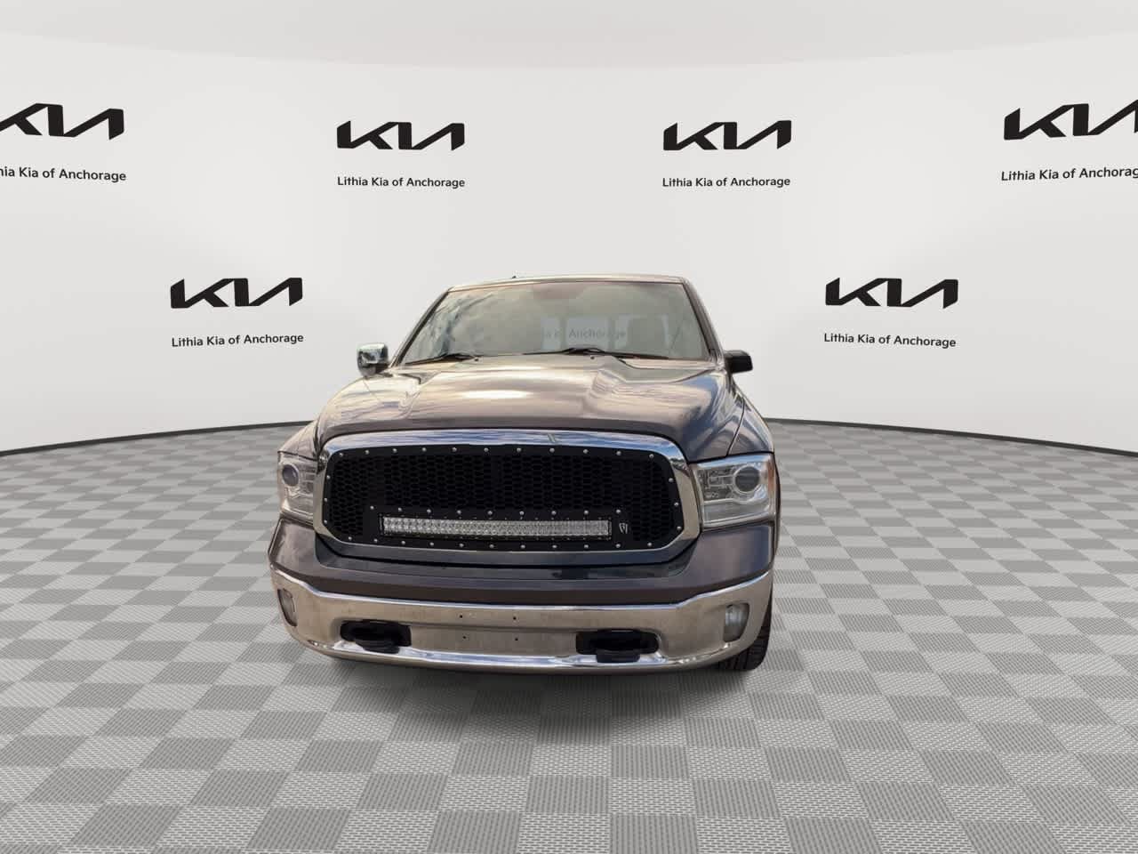 Used 2016 RAM 1500 Laramie w/ Convenience Group AWD/4WD image 3