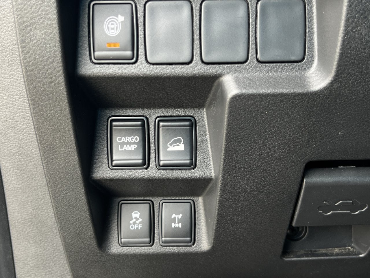 Used 2024 Nissan Frontier PRO-4X w/ Technology Package AWD/4WD image 17