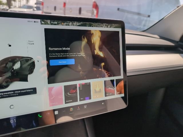 Used 2022 Tesla Model Y Performance AWD/4WD image 17