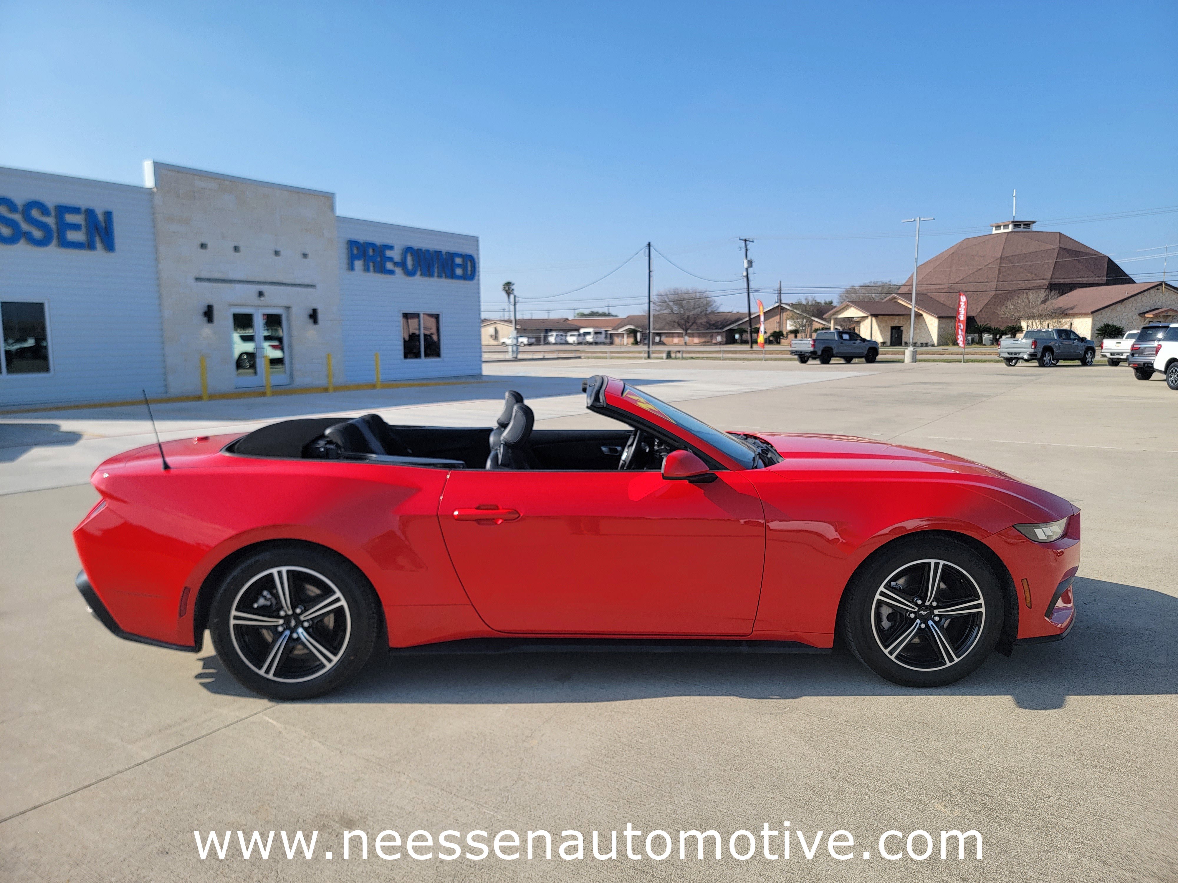 Used 2024 Ford Mustang Convertible image 26