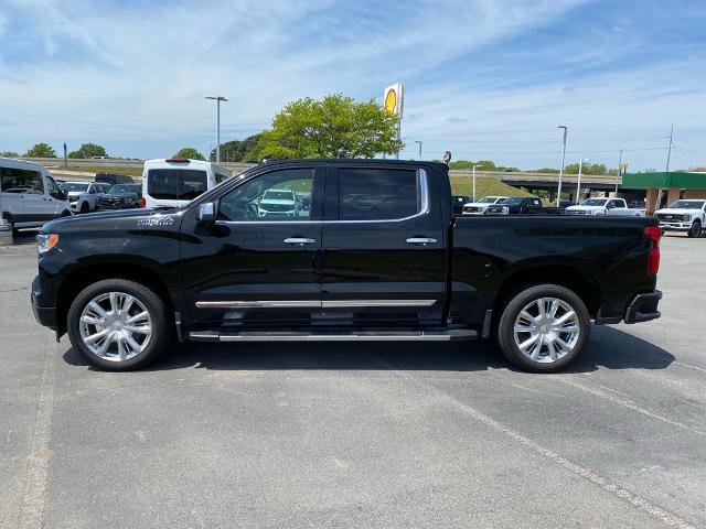 Used 2022 Chevrolet Silverado 1500 High Country w/ High Country Premium Package AWD/4WD image 4