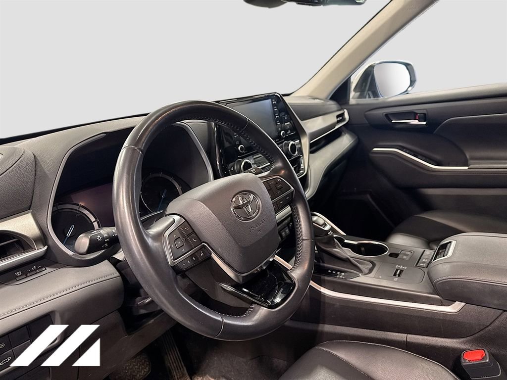 Used 2020 Toyota Highlander XLE image 9
