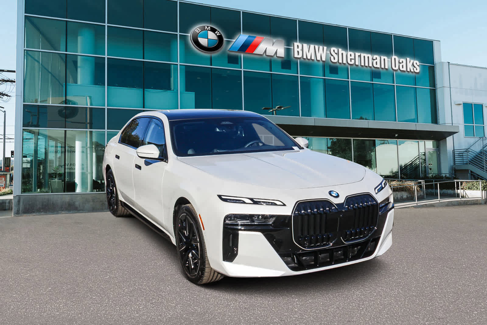 Used 2025 BMW 740i 740i w/ Premium Package image 3