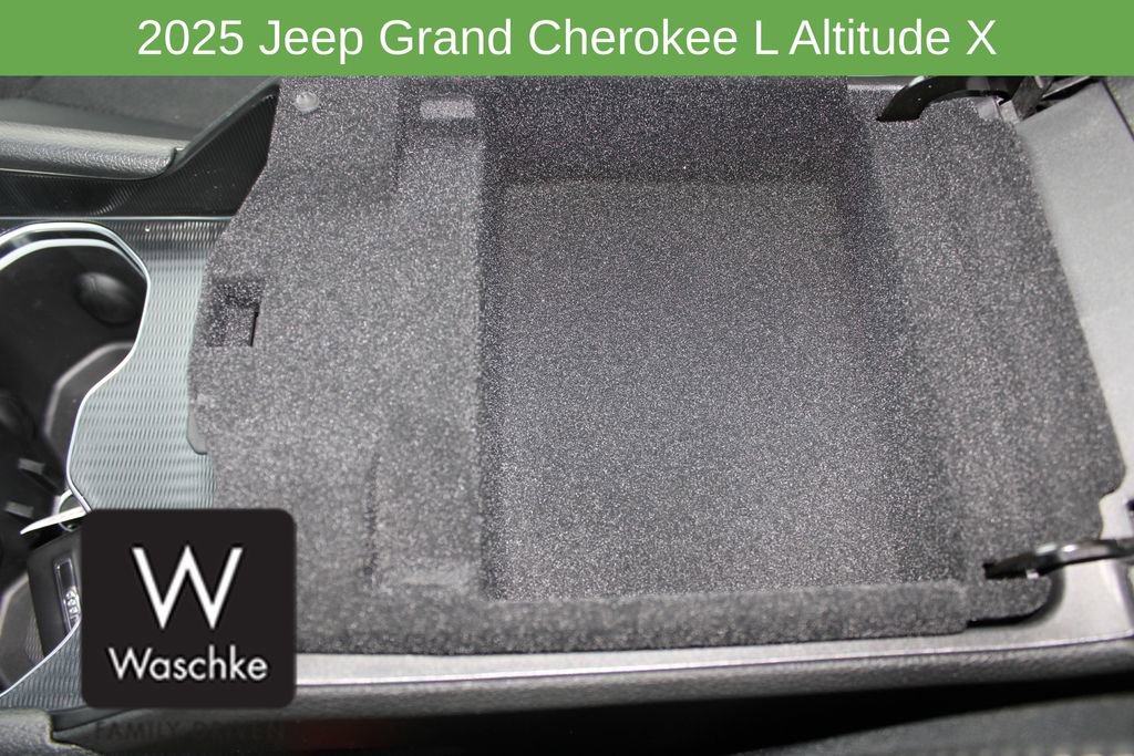 New 2025 Jeep Grand Cherokee L Altitude image 34