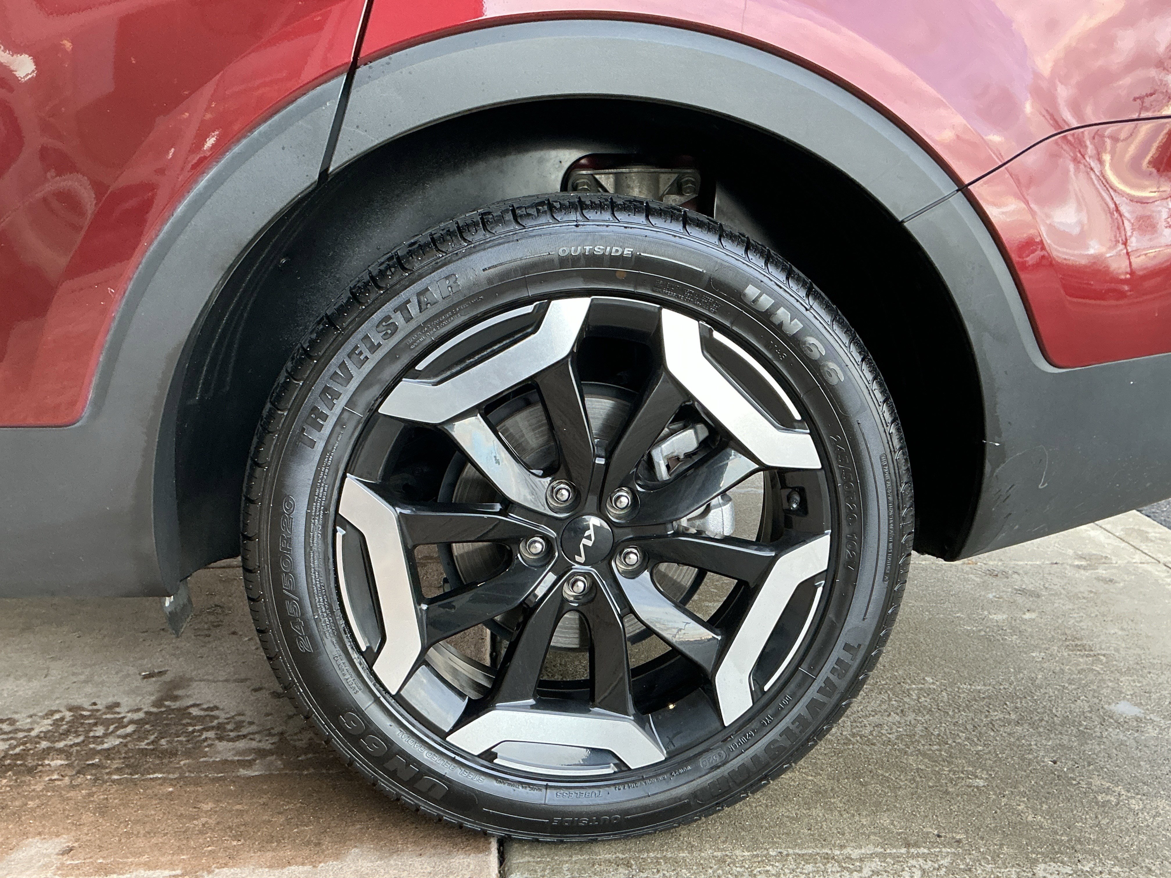 Used 2024 Kia Telluride EX w/ EX Captain's Chair Package image 27