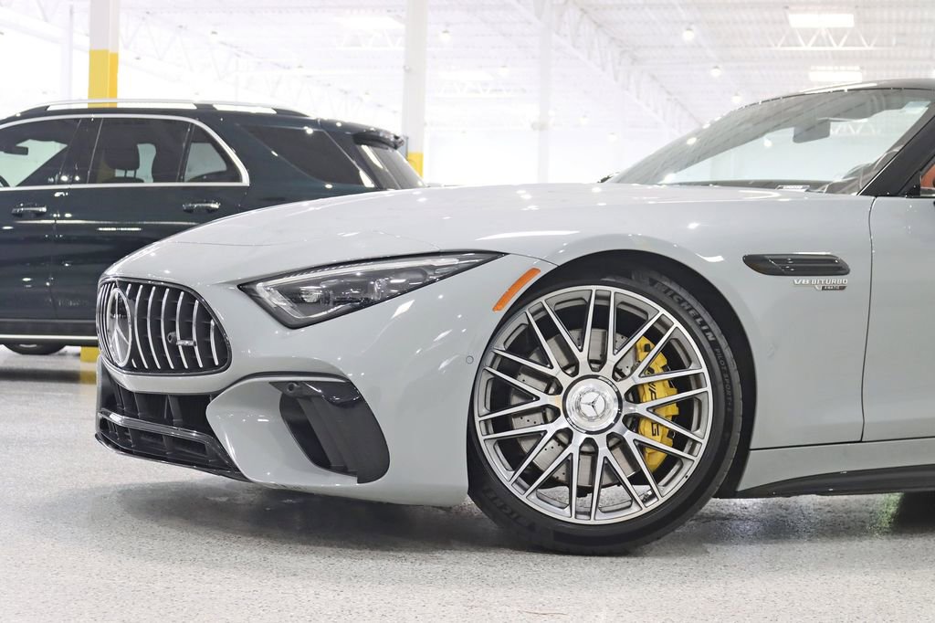Used 2022 Mercedes-Benz SL 55 AMG 4MATIC w/ Driver Assistance Package image 4