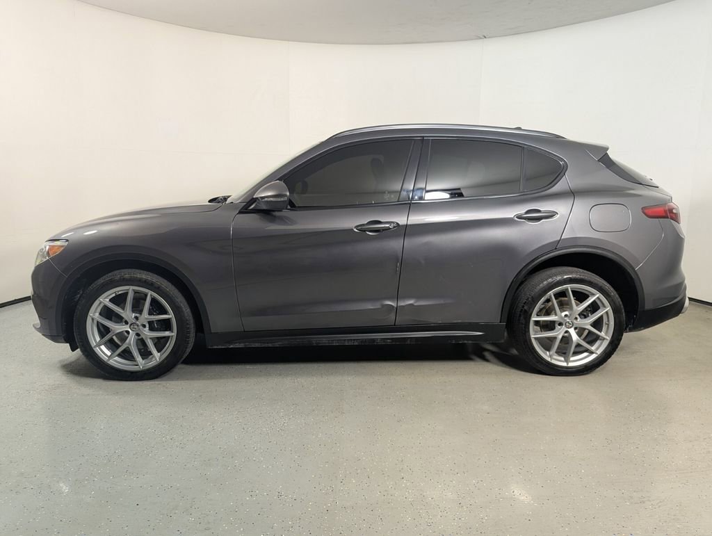Used 2018 Alfa Romeo Stelvio Ti Sport AWD/4WD image 4