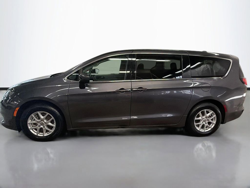 Used 2023 Chrysler Voyager LX FWD image 6