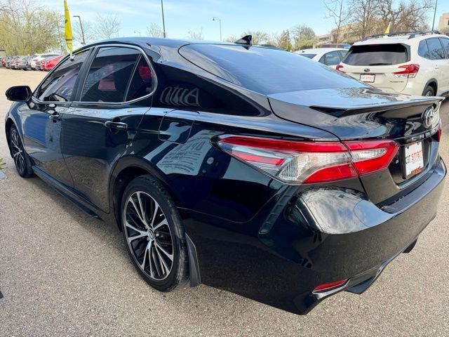 Used 2018 Toyota Camry SE w/ Audio Package FWD image 5