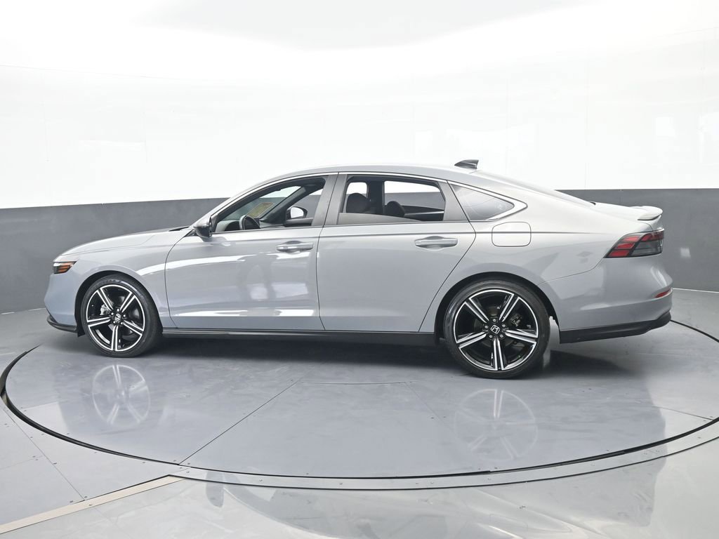 Used 2024 Honda Accord Sport image 3