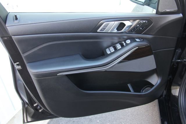 Used 2019 BMW X7 xDrive40i w/ Cold Weather Package image 16