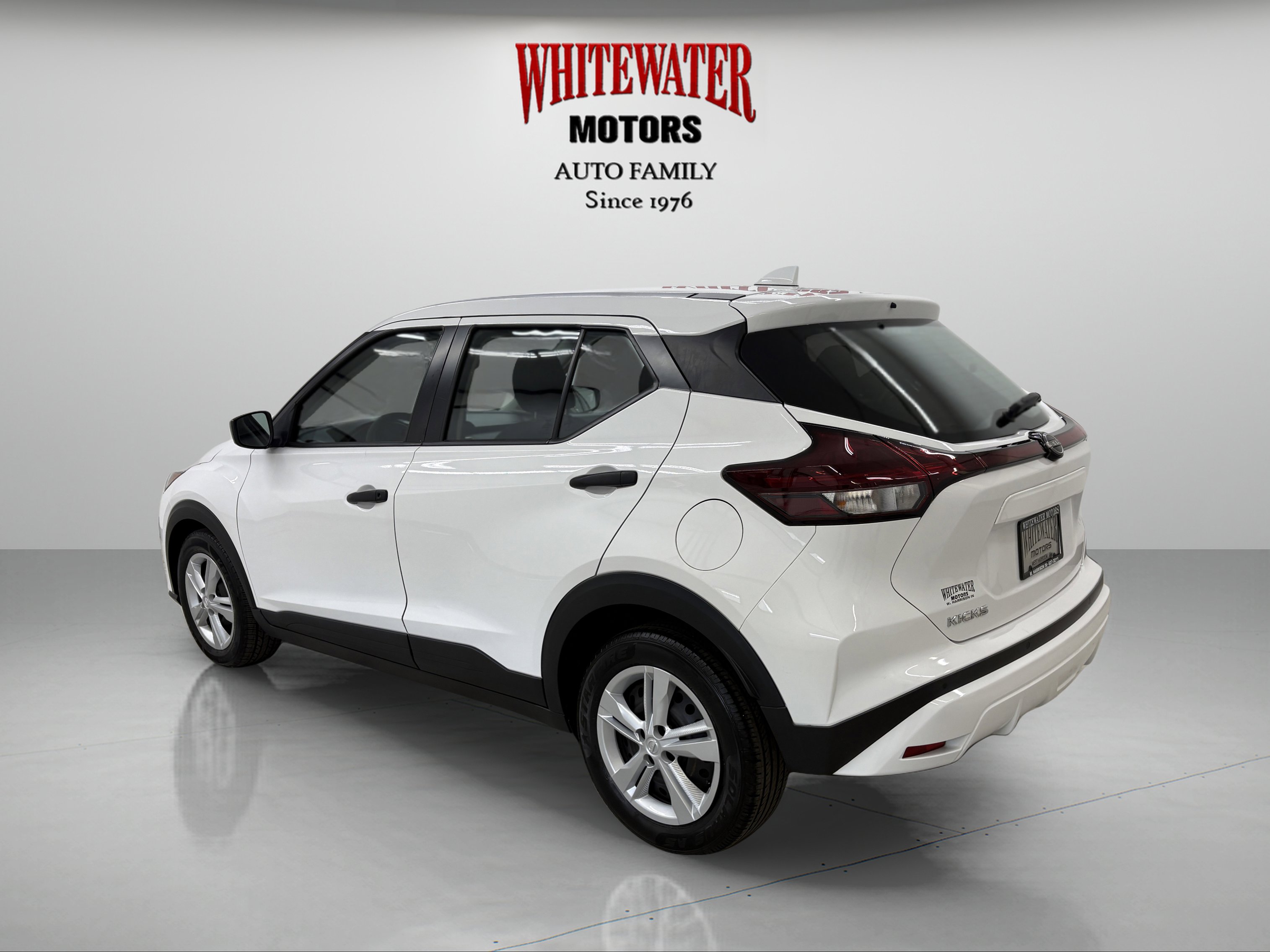 Used 2023 Nissan Kicks S FWD image 2