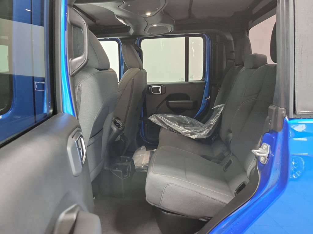 New 2025 Jeep Gladiator Sport AWD/4WD image 9