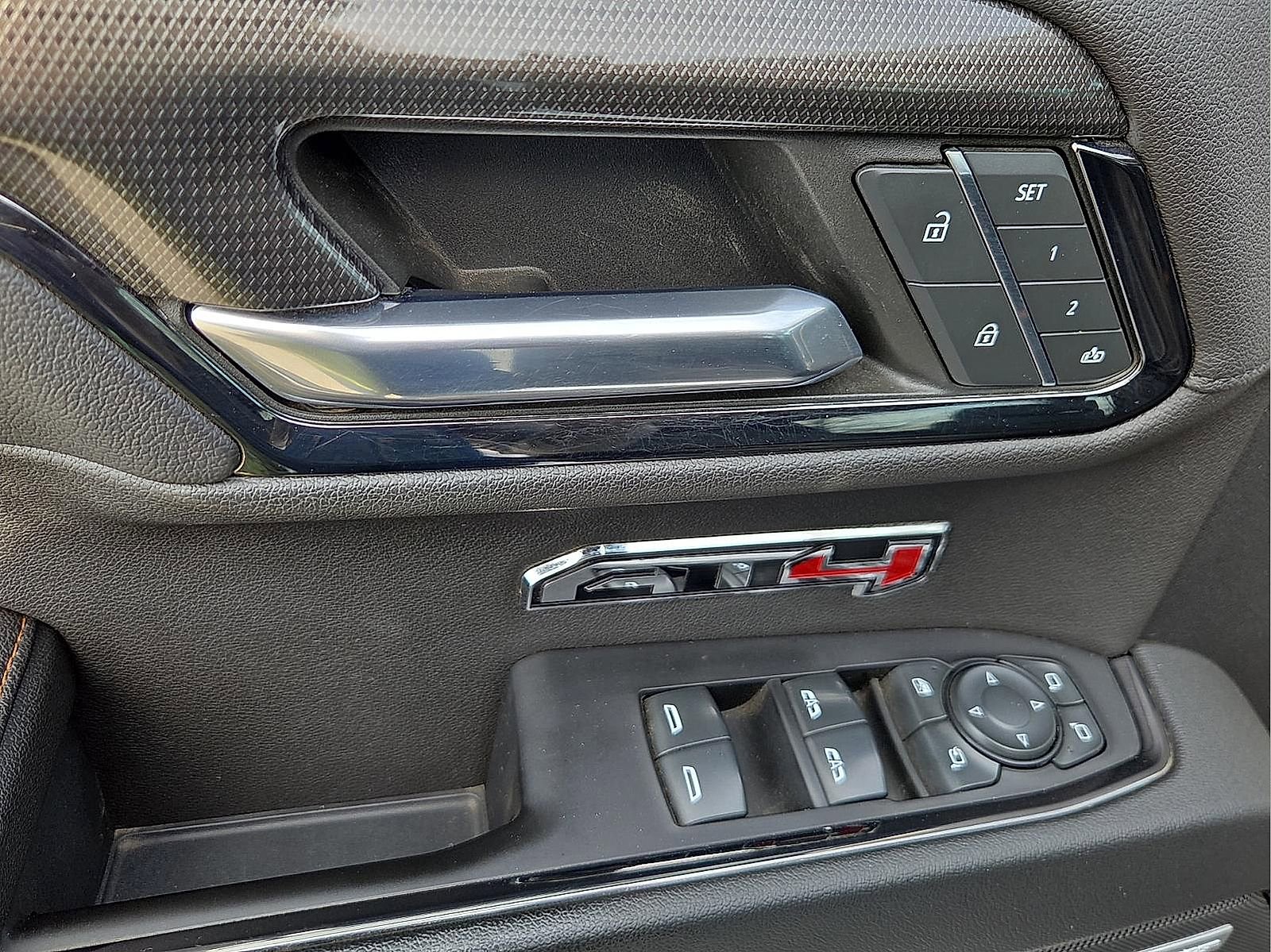 Used 2022 GMC Sierra 1500 AT4 w/ AT4 Preferred Package image 13