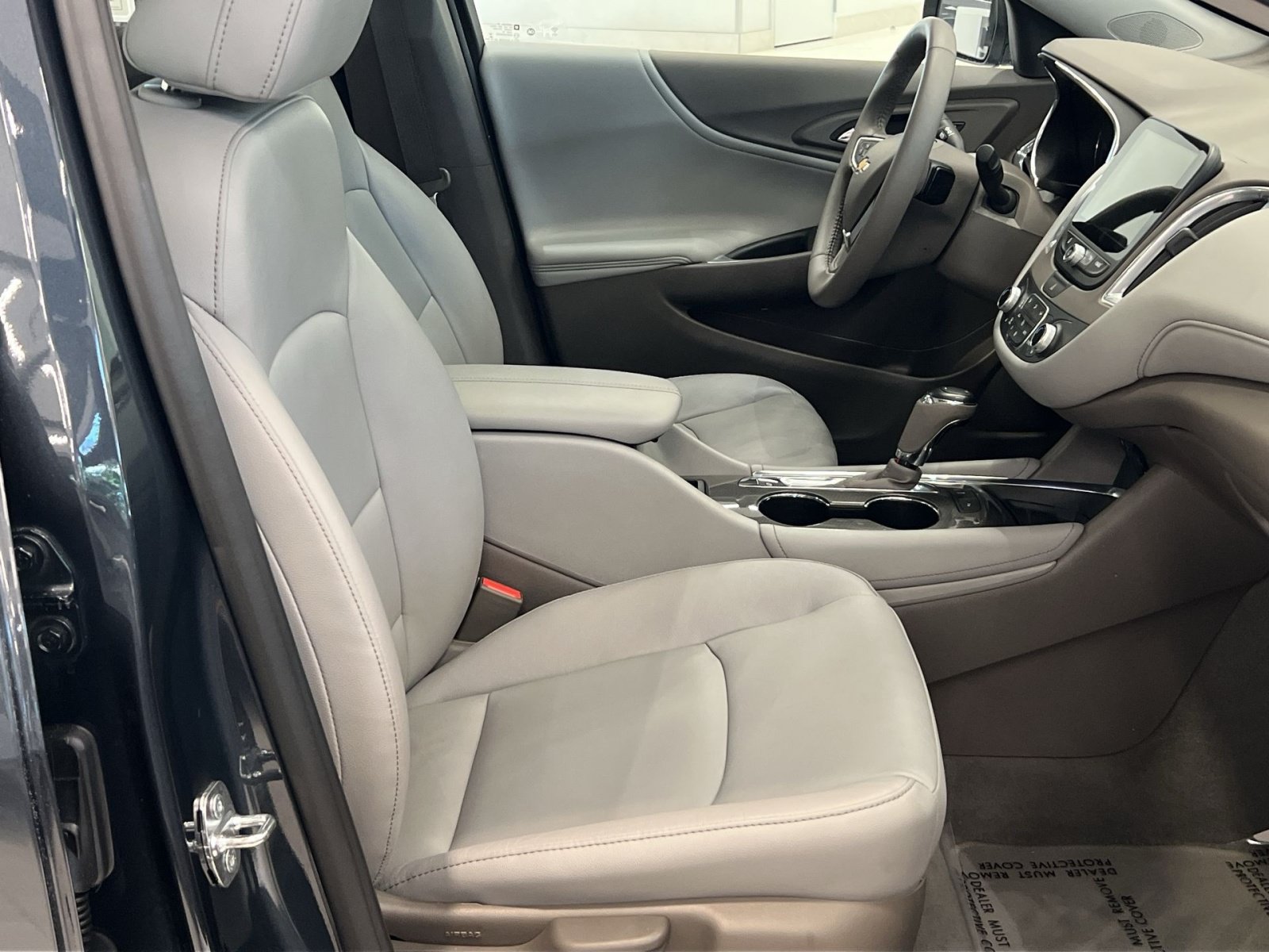 Used 2019 Chevrolet Malibu Hybrid w/ Leather Package FWD image 25