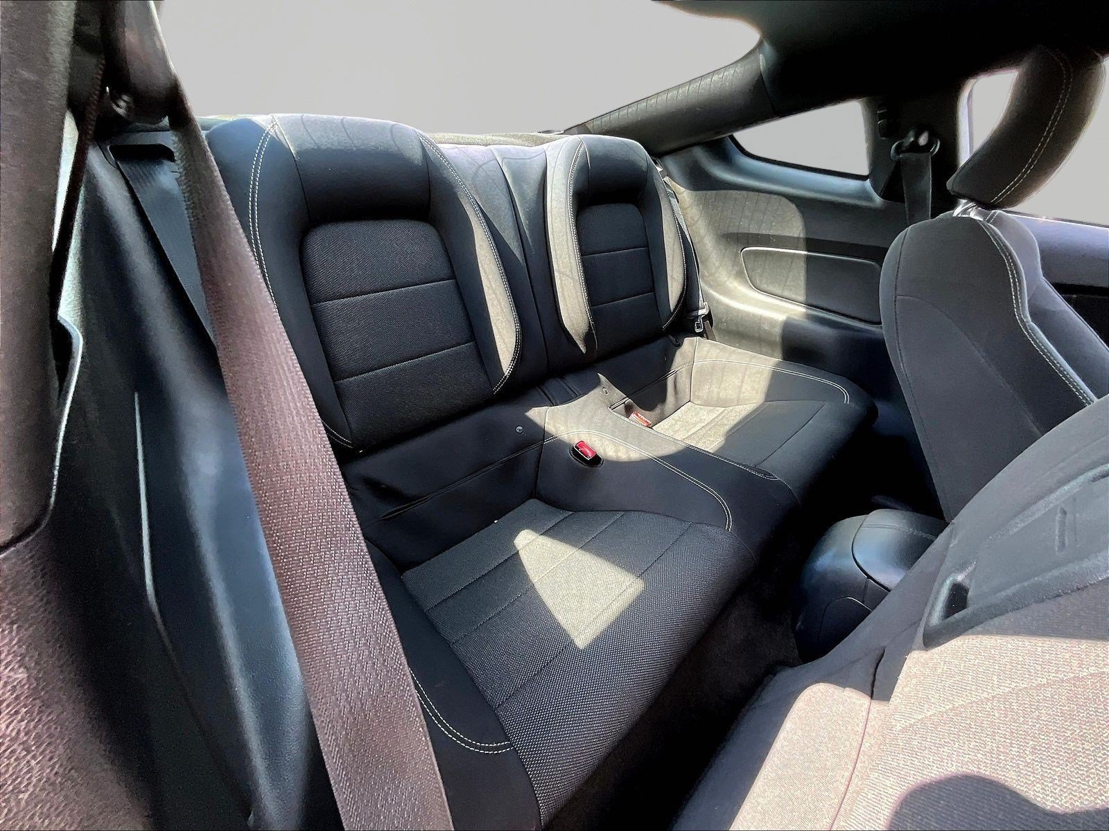 Used 2016 Ford Mustang Coupe RWD image 24