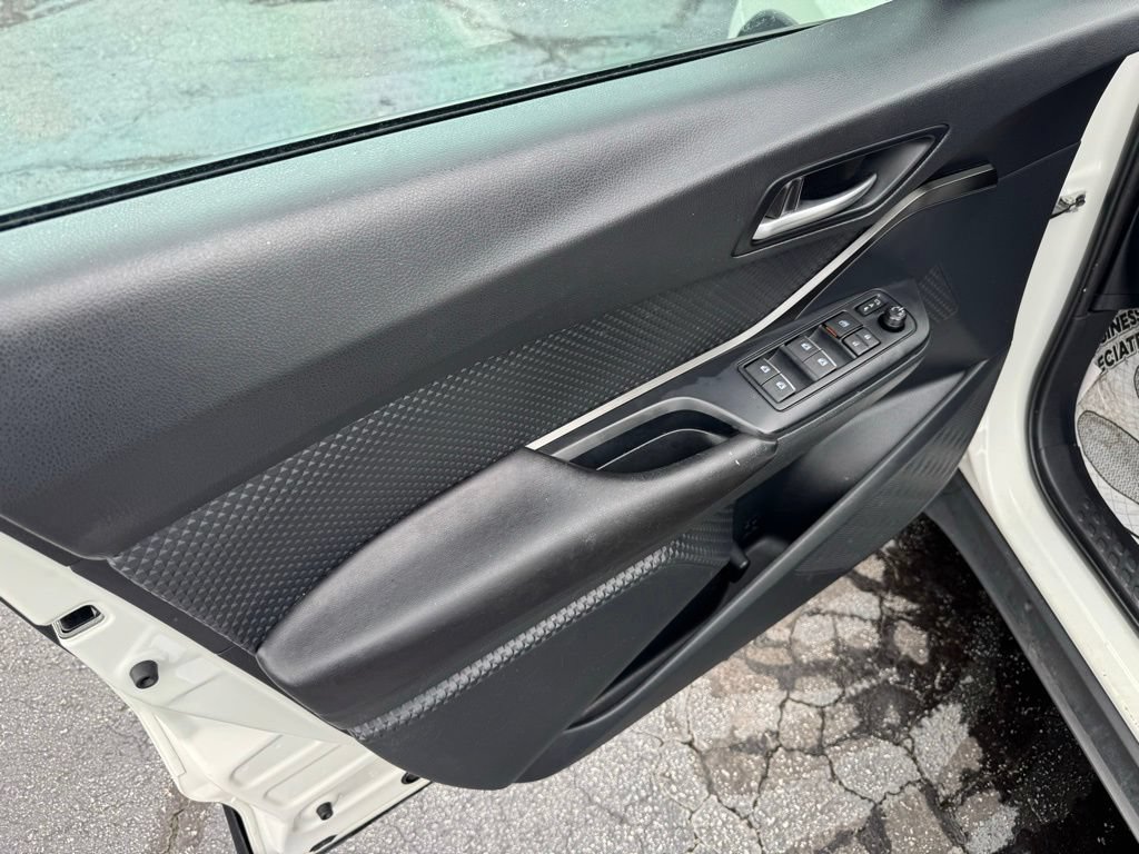 Used 2018 Toyota C-HR XLE FWD image 12