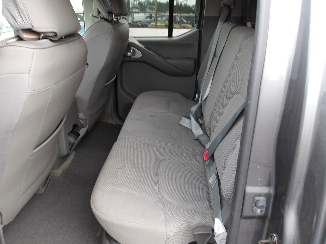 Used 2016 Nissan Frontier SV AWD/4WD image 11