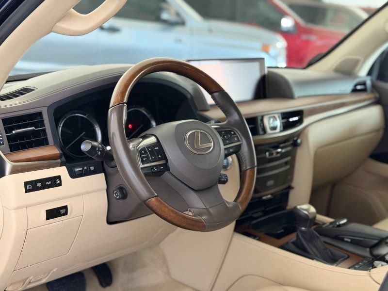Used 2016 Lexus LX 570 4WD w/ Luxury Package image 16