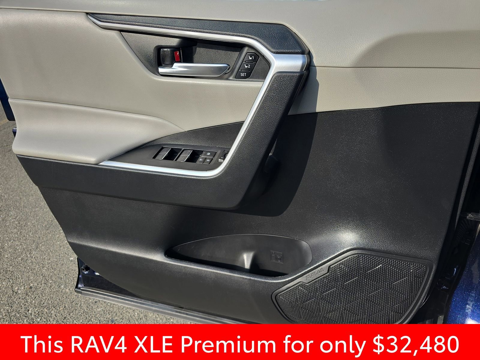 Used 2023 Toyota RAV4 XLE Premium image 34