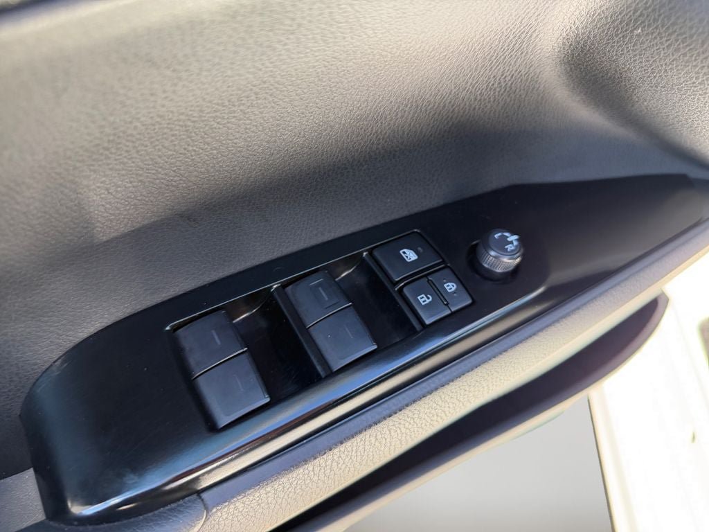 Used 2025 Toyota Camry SE w/ Multimedia Upgrade Package AWD/4WD image 21