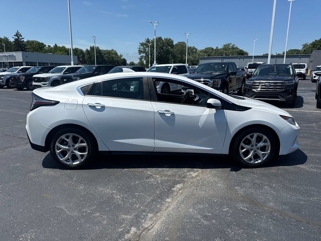 Used 2017 Chevrolet Volt Premier w/ Driver Confidence Package FWD image 7