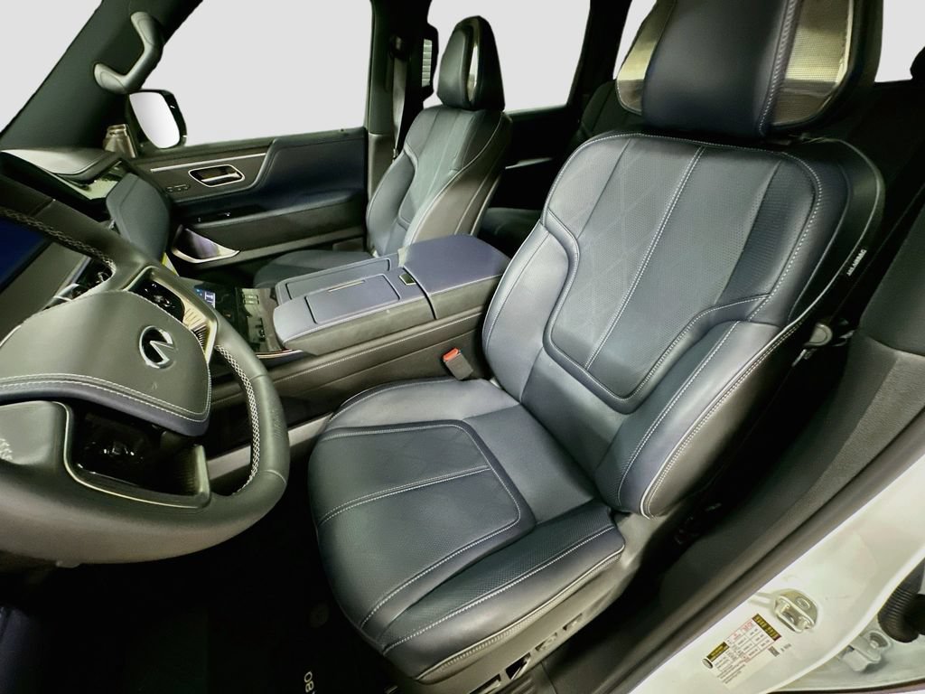 Certified 2026 INFINITI QX80 4WD w/ Sport Exterior Package image 5